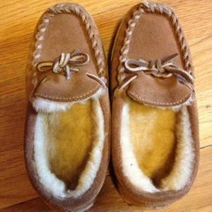 LL Bean Wicked Good Slippers: Kids 11